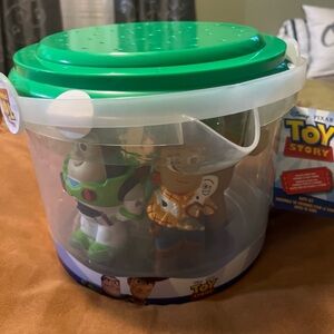 Disney Toy Story Buzz Lightyear & Woody Playset Bucket with Green Lid